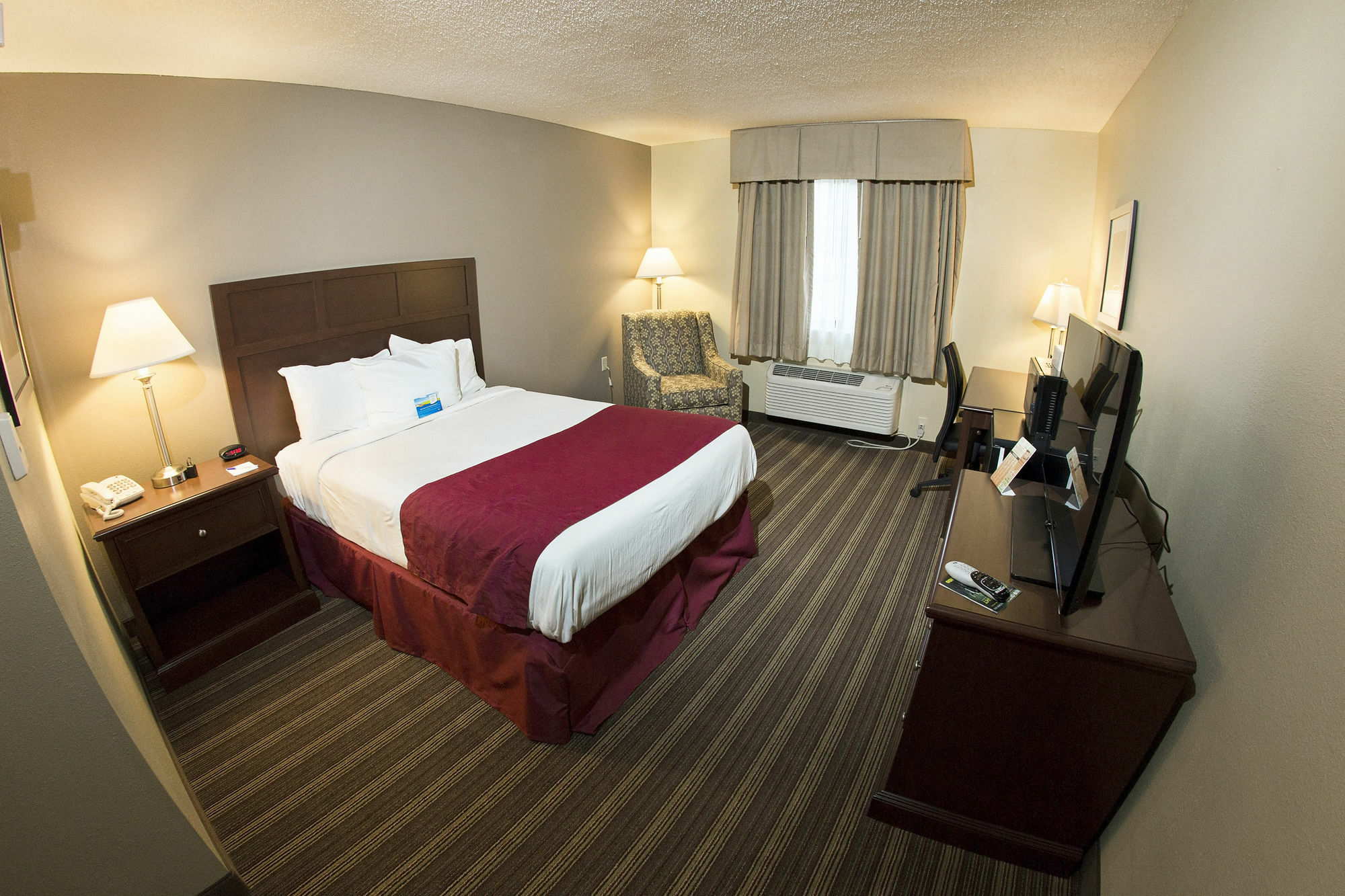 את'נס Quality Inn מראה חיצוני תמונה