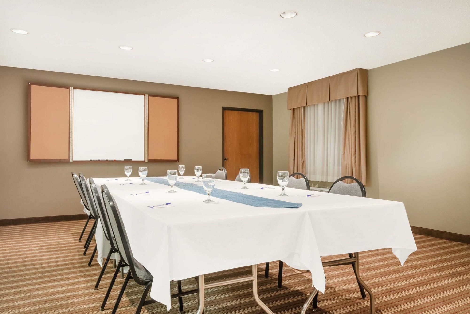 את'נס Quality Inn מראה חיצוני תמונה